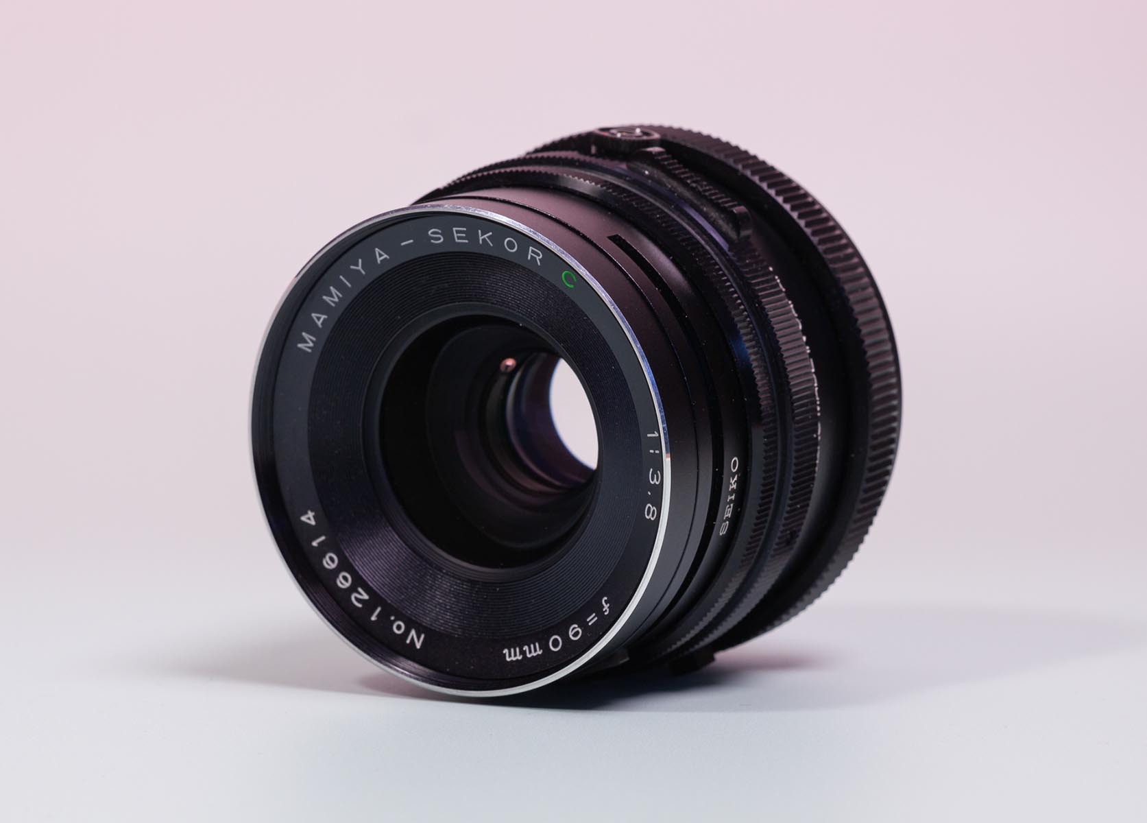 Mamiya RB67 Sekor C 90mm f3.8 lens with minimal edge separation