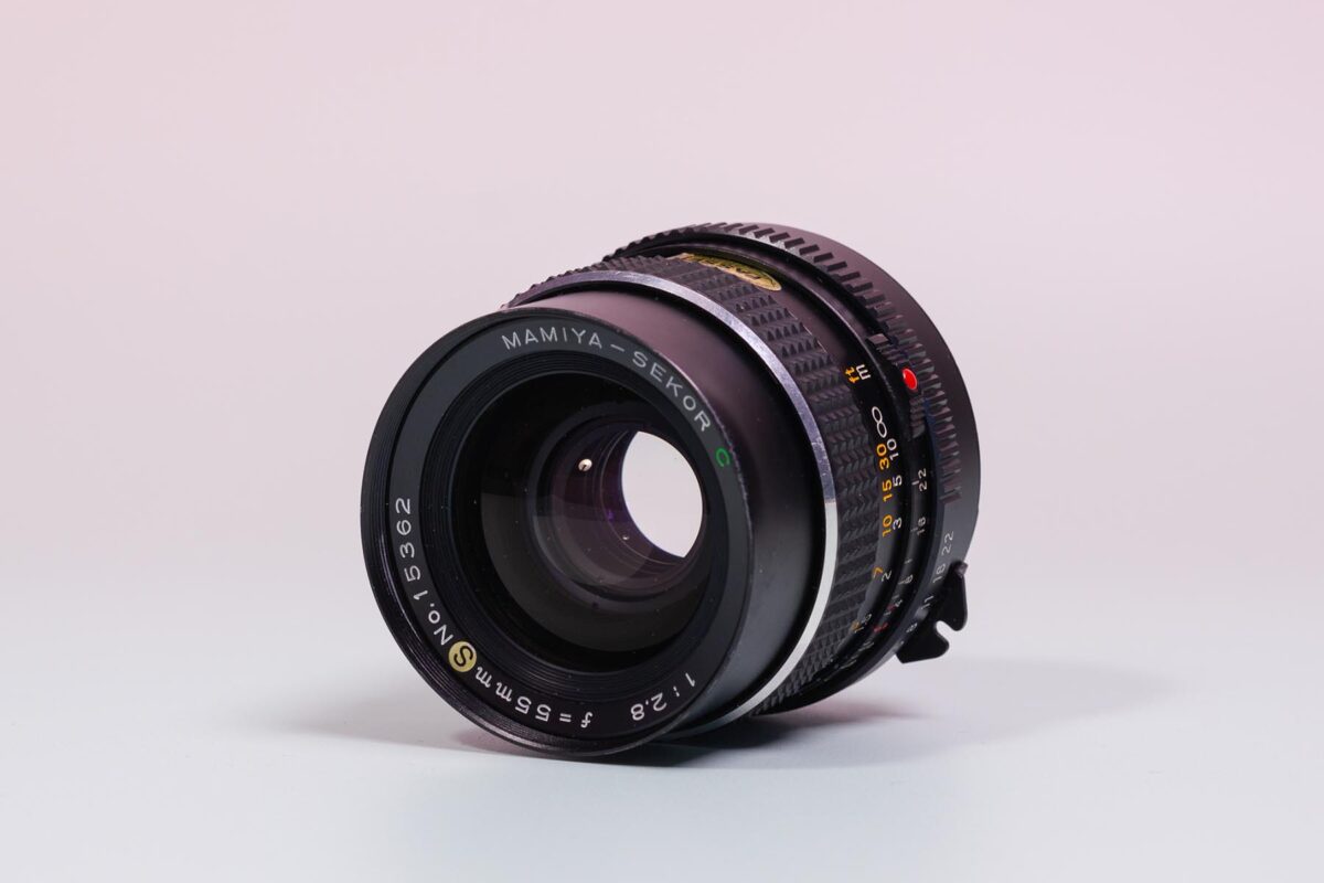 限定SALE低価Mamiya マミヤ645 AF 55mm F2.8 　フード付き #85 レンズ(単焦点)