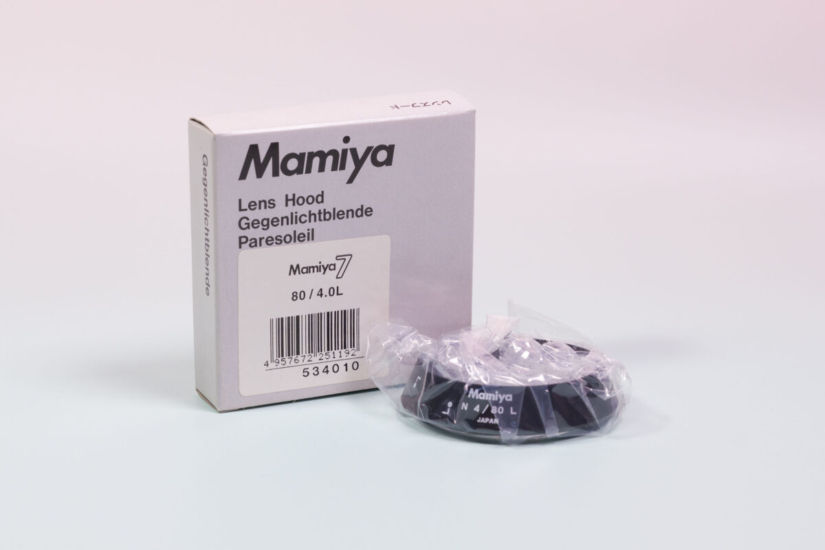 Lens hood Mamiya 7