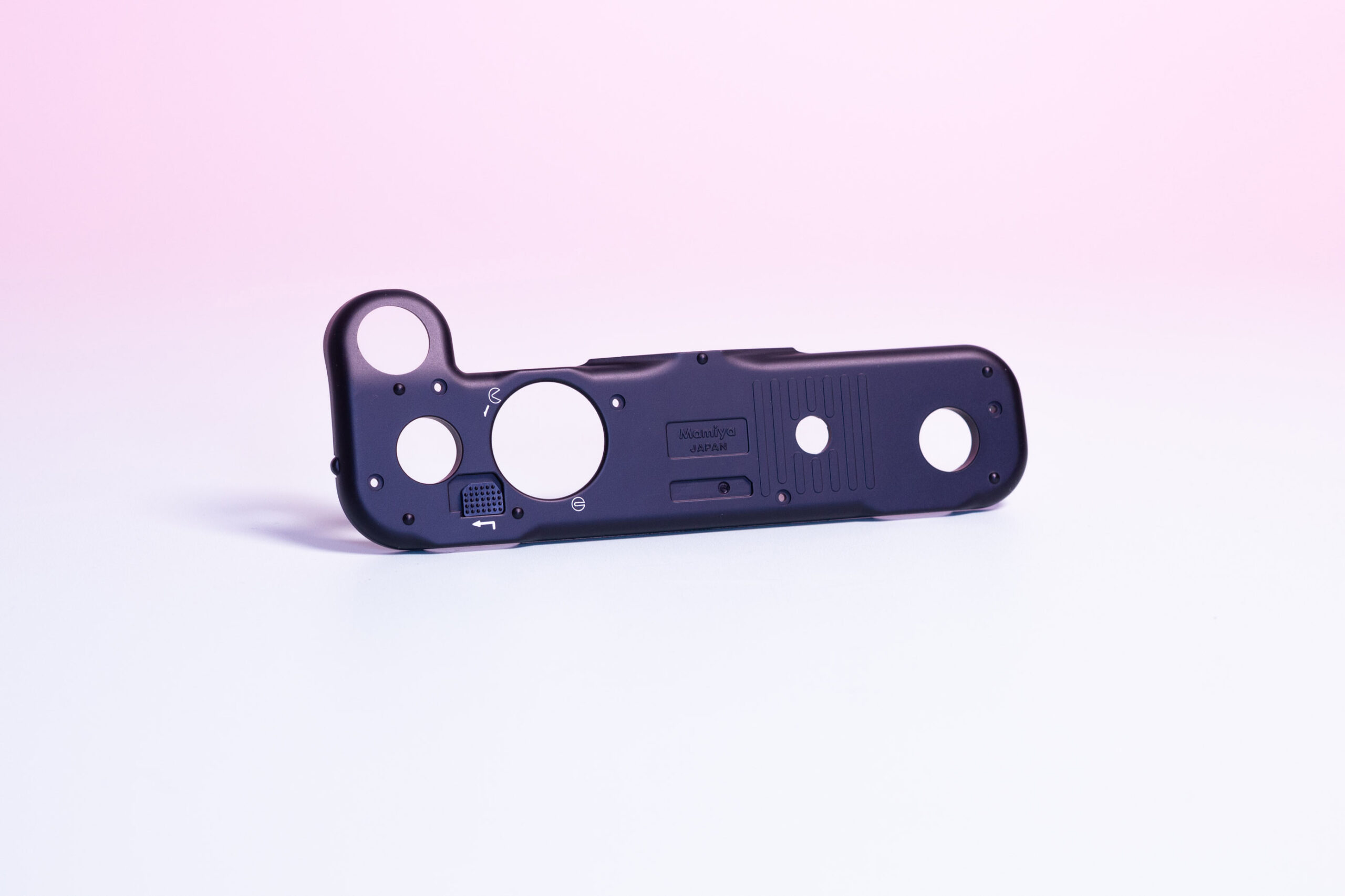 Mamiya 6 bottom cover